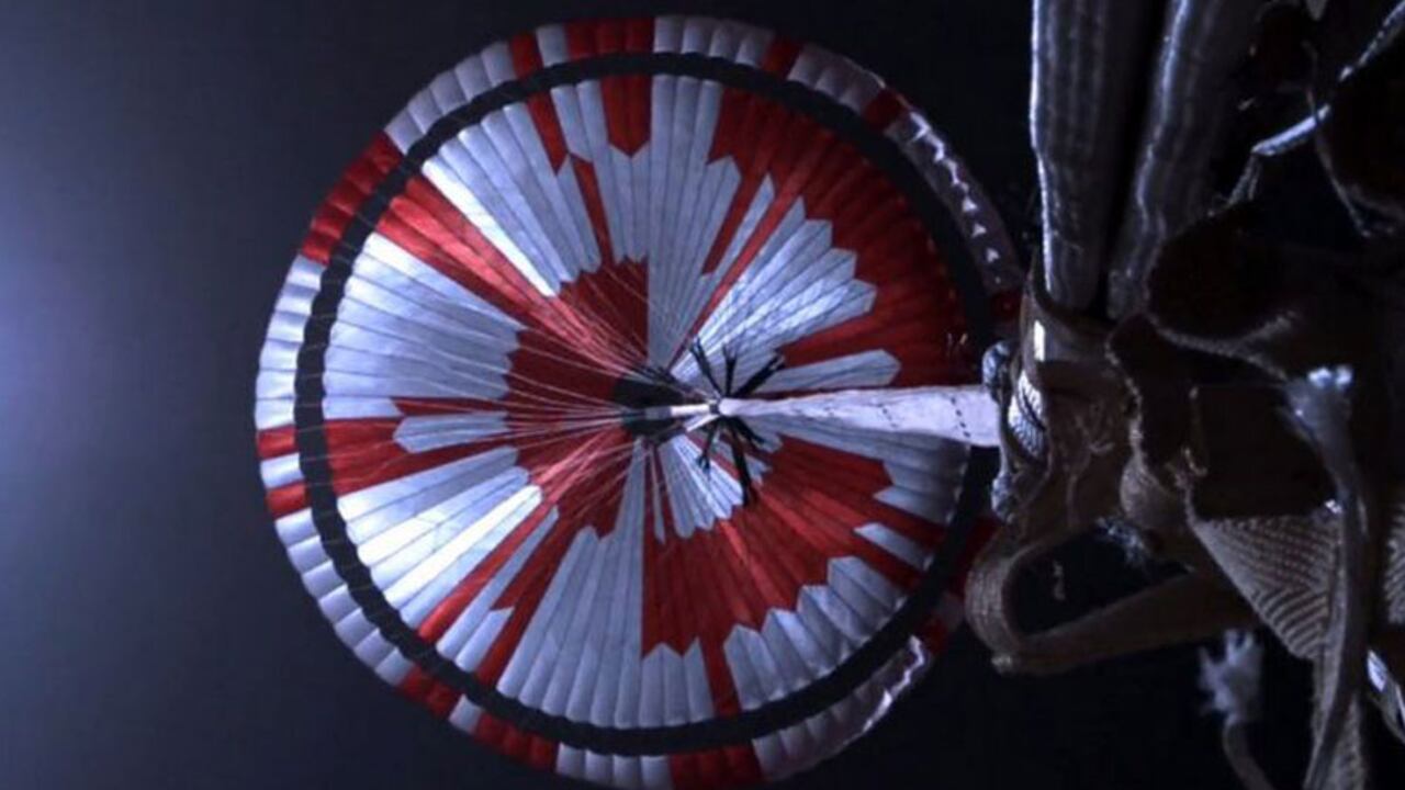 La misión Perseverance en Marte llevaba un mensaje oculto en el paracaídas.