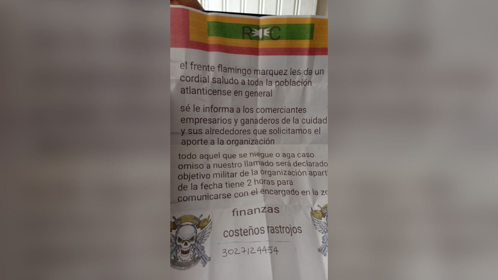 Panfleto enviado por el grupo criminal a los comerciantes.