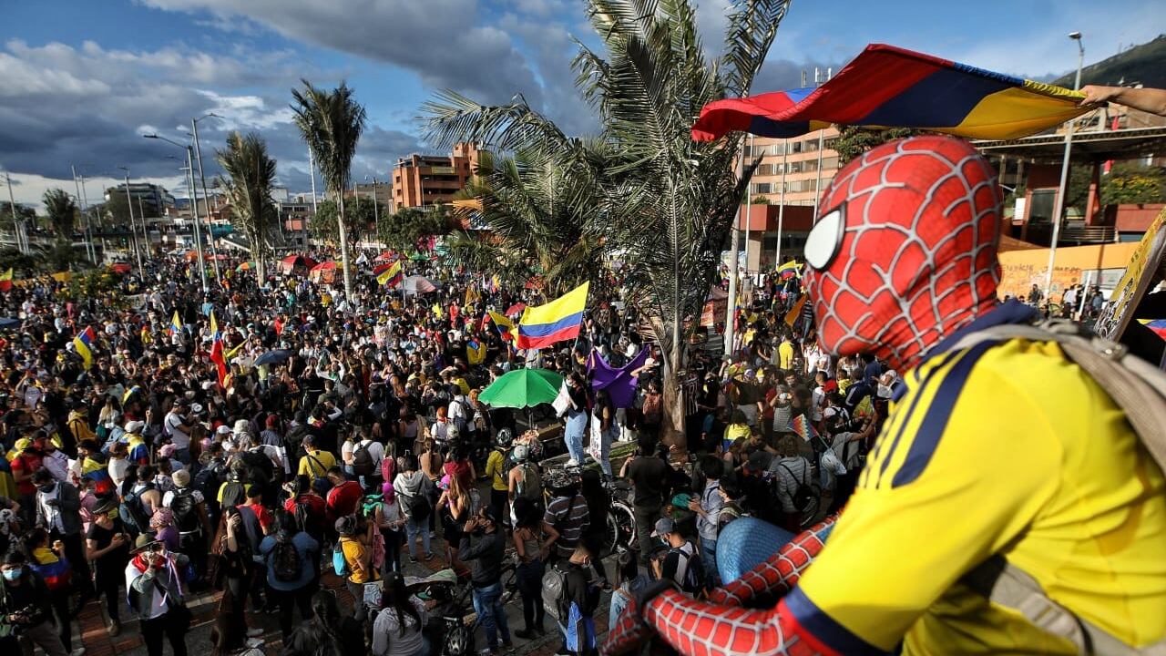 Paro Nacional, 19 mayo 2021
Monumento a Los Héroes, Bogotá.
Foto Esteban Vega La-Rotta