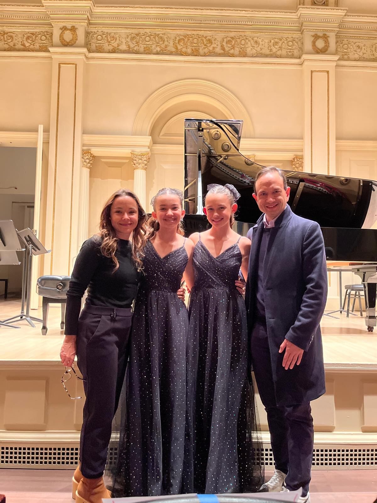 María José y Manuela Bernal Viana