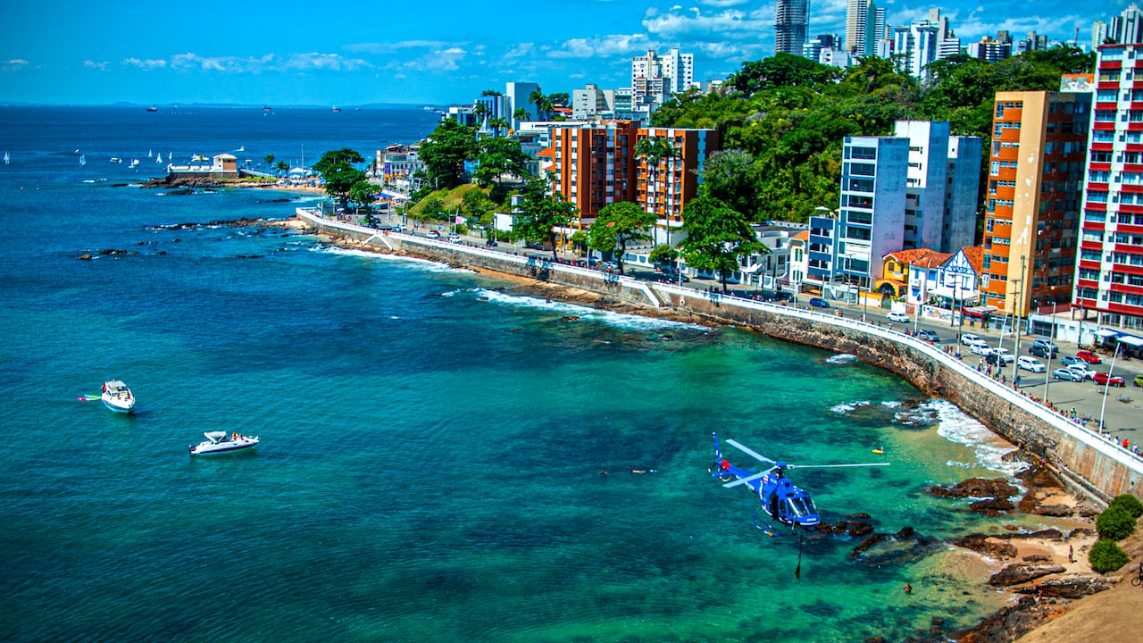 Salvador de Bahía, en Brasil, es uno de los destinos destacados para visitar en Suramérica.