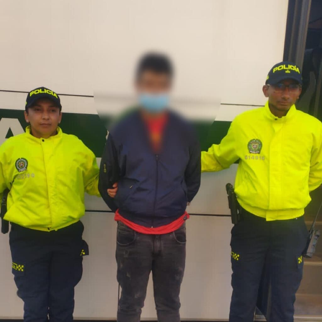 La Policía de Bogotá presentó el cartel de los más buscados en la capital por casos de violencia intrafamiliar.