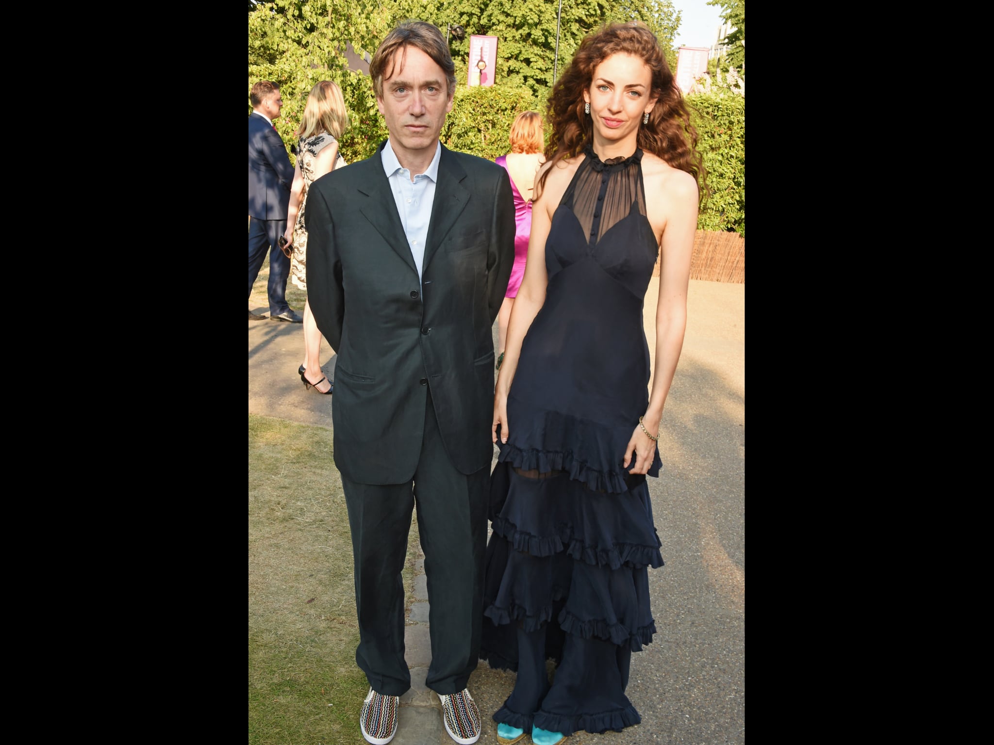 Rose con su esposo, el marqués David Rocksavage, marqués de Cholmondeley, en una fiesta de verano en The Serpentine Gallery, en Londres (2015).
