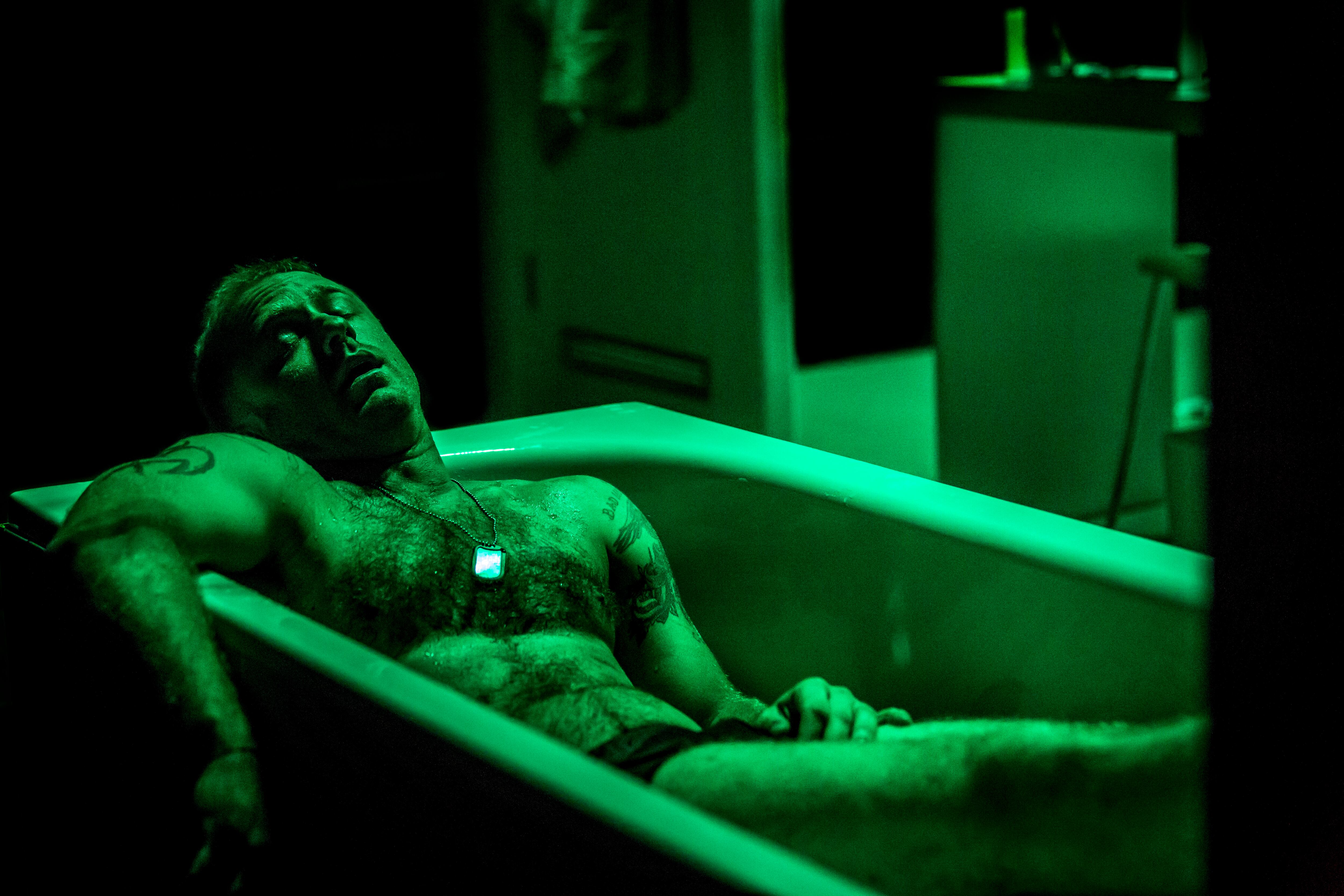 Ben Foster en 'Un tranvía llamado deseo' de Tennessee Williams, bajo la dirección de Benedict Andrews en The Young Vic Theatre. Foto: Johan Persson