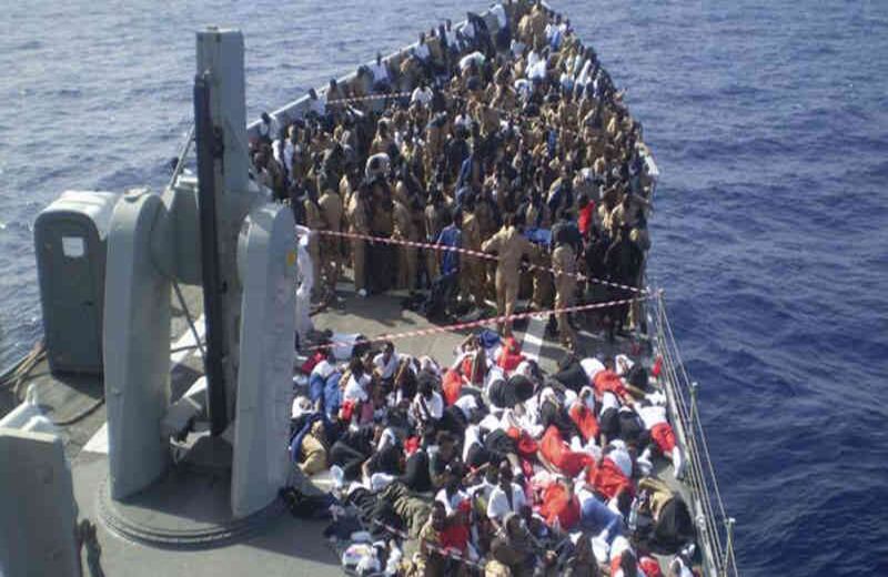 La ola de migrantes continúa hacia territorio europeo. En esta ocasión fueron rescatados 703 libios en el mediterráneo por la fragata española.