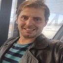 El argentino alcanzó a entrar a una heladería para pedir ayuda.