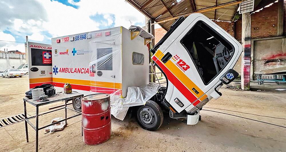    La mayoría de las ambulancias no tienen ni el año de haberse comprado y las fallas eléctricas son frecuentes, a tal punto que cada mes y medio toca llevarlas a mantenimiento. Los problemas de suspensión y amortiguación hacen que se vuelquen fácilmente. 