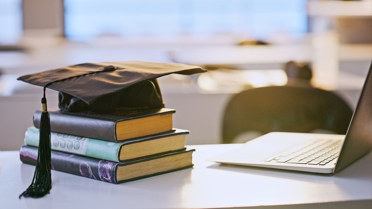 El Icetex abrió una nueva convocatoria de becas que cubrirá el 60 % de la matrícula para cursar maestrías virtuales en Broward International University.