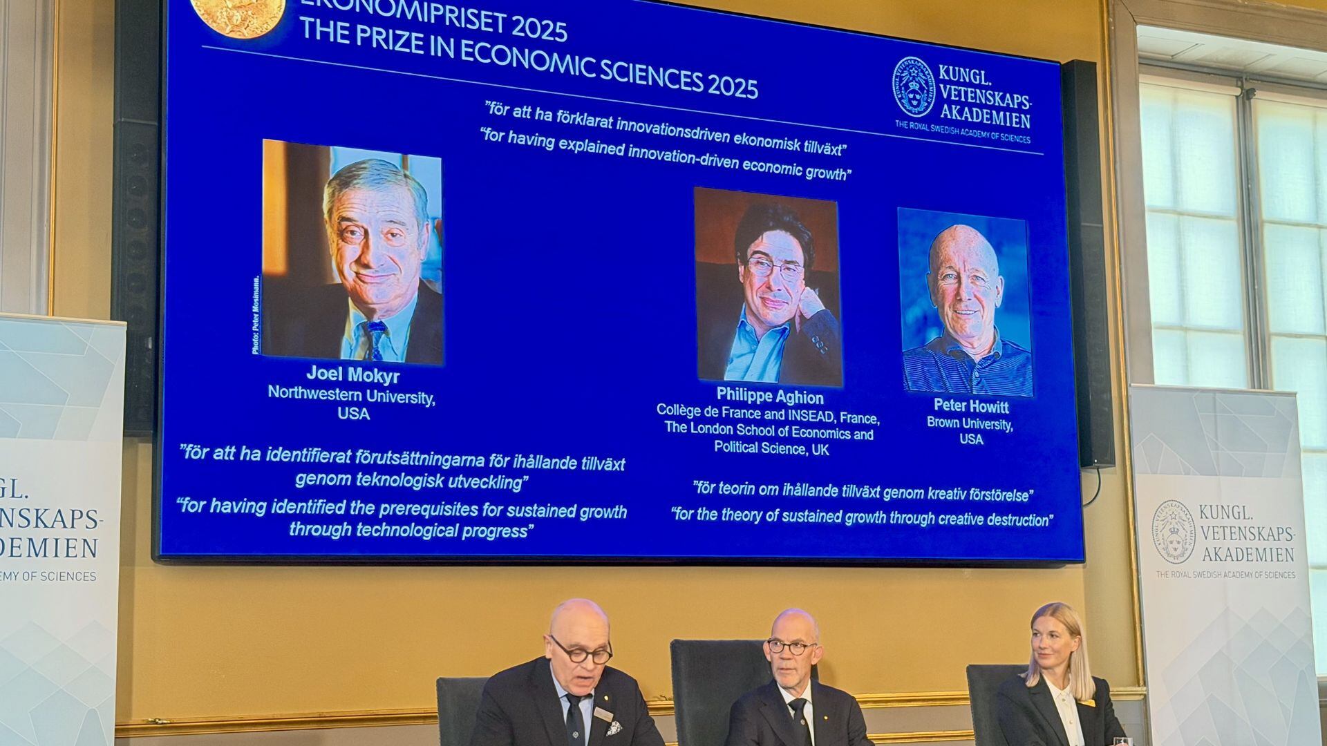 Sus investigaciones ayudan a entender cómo la innovación tecnológica puede mantener un crecimiento constante en la economía global.