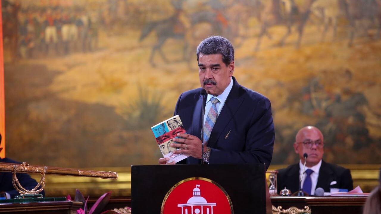 Nicolás Maduro presentó ante la Asamblea Nacional las propuestas para la reforma constitucional.