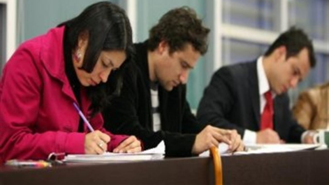 De este total, 5.965 son para tecnólogos, 11.918 para técnicos, 60 para especialización técnica, 165 para especialización tecnológica, y 555 para otras niveles de formación.