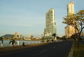 Panamá cuenta con una moderna infraestructura y con diversas alternativas para el turismo y la práctica de deportes como el golf.