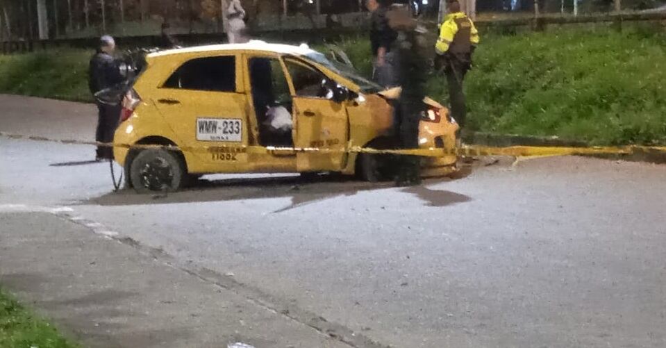 El taxista fue encontrado muerto dentro de su vehículo.