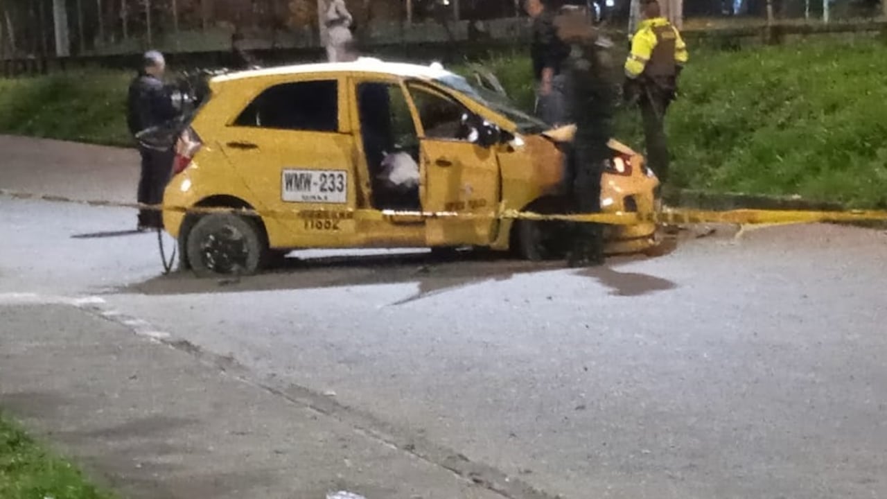El taxista fue encontrado muerto dentro de su vehículo.