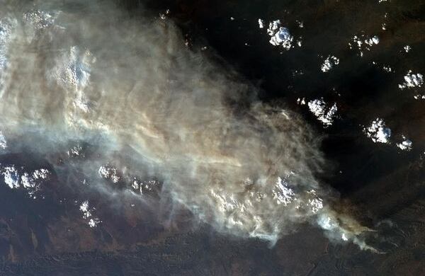 Otra vista de los incendios, según el astronauta el humo cubrió gran cantidad del territorio australiano.