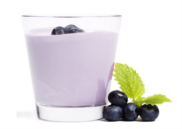 El yogurt: Tiene proteínas y minerales. Además contiene prebióticos que mejoran la digestión.  Foto: Pantherstock