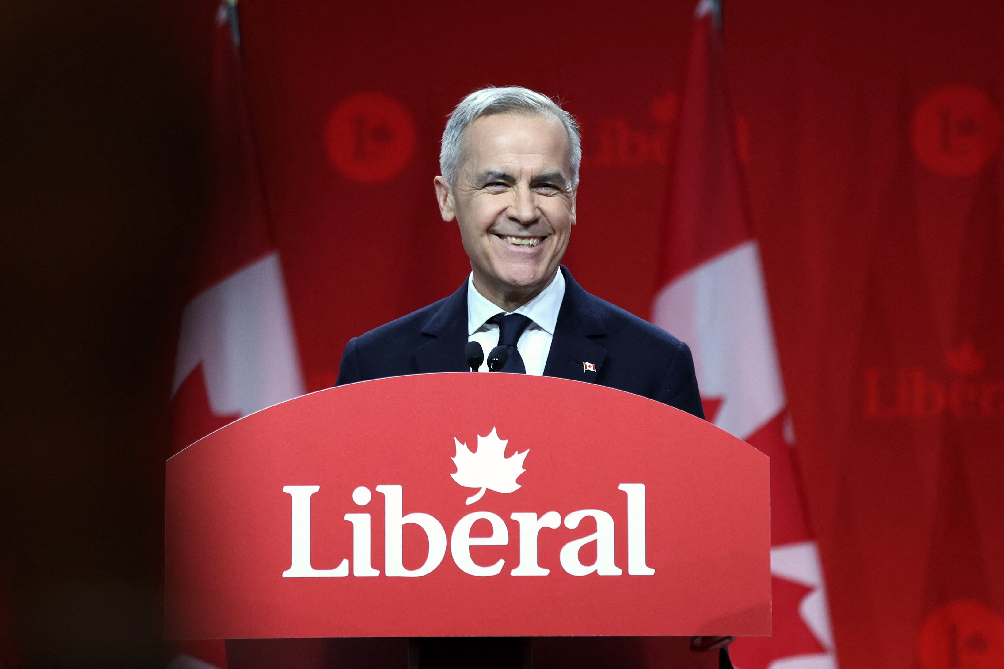 El Partido Liberal de Canadá eligió por abrumadora mayoría a Mark Carney como su nuevo líder y próximo primer ministro del país el 9 de marzo de 2025, encargándole al ex banquero central la tarea de dirigir la respuesta de Ottawa a las amenazas del presidente estadounidense Donald Trump. (Foto de Dave Chan / AFP)