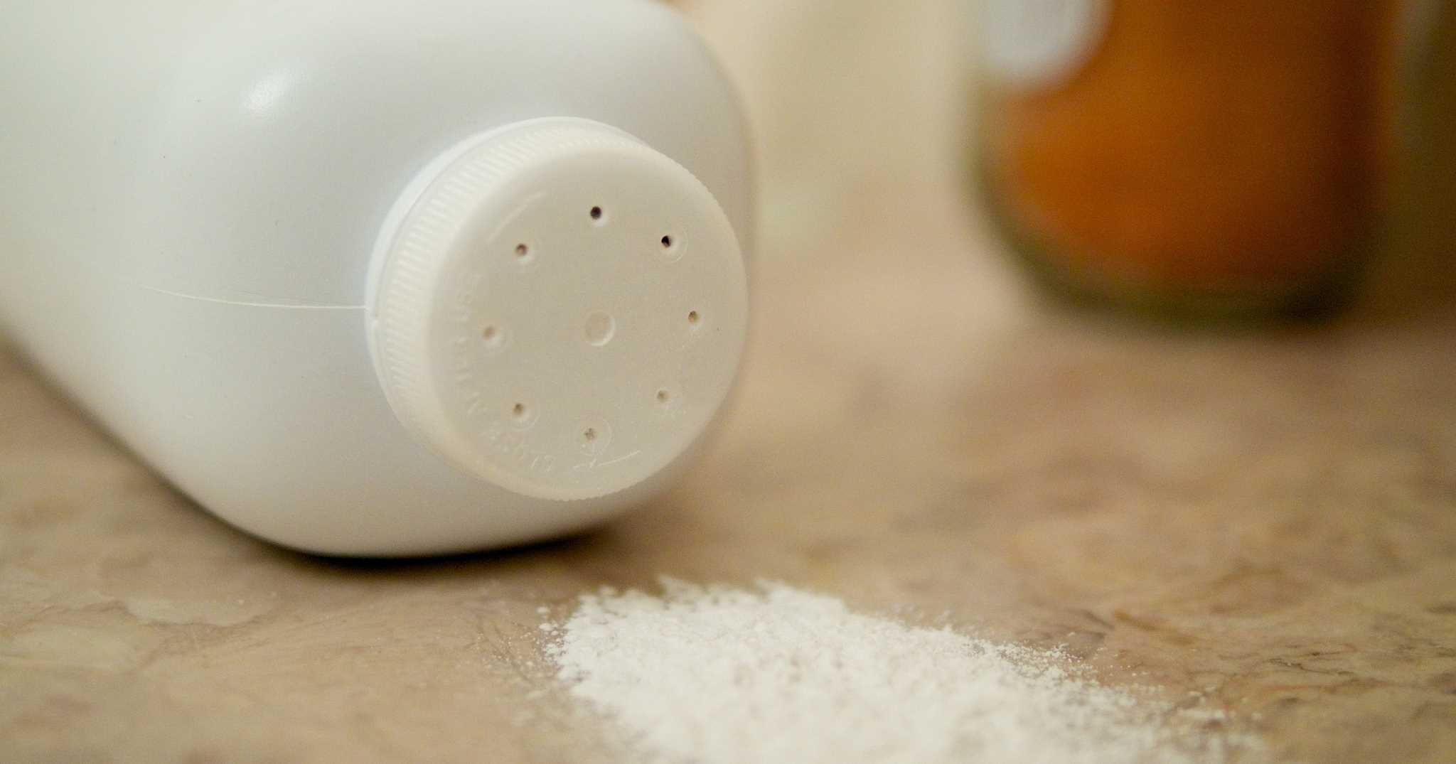 Los expertos determinaron que las mujeres que se aplicaban talco en los genitales tenían 27% menos riesgo de sufrir cáncer de ovario que las no usuarias.