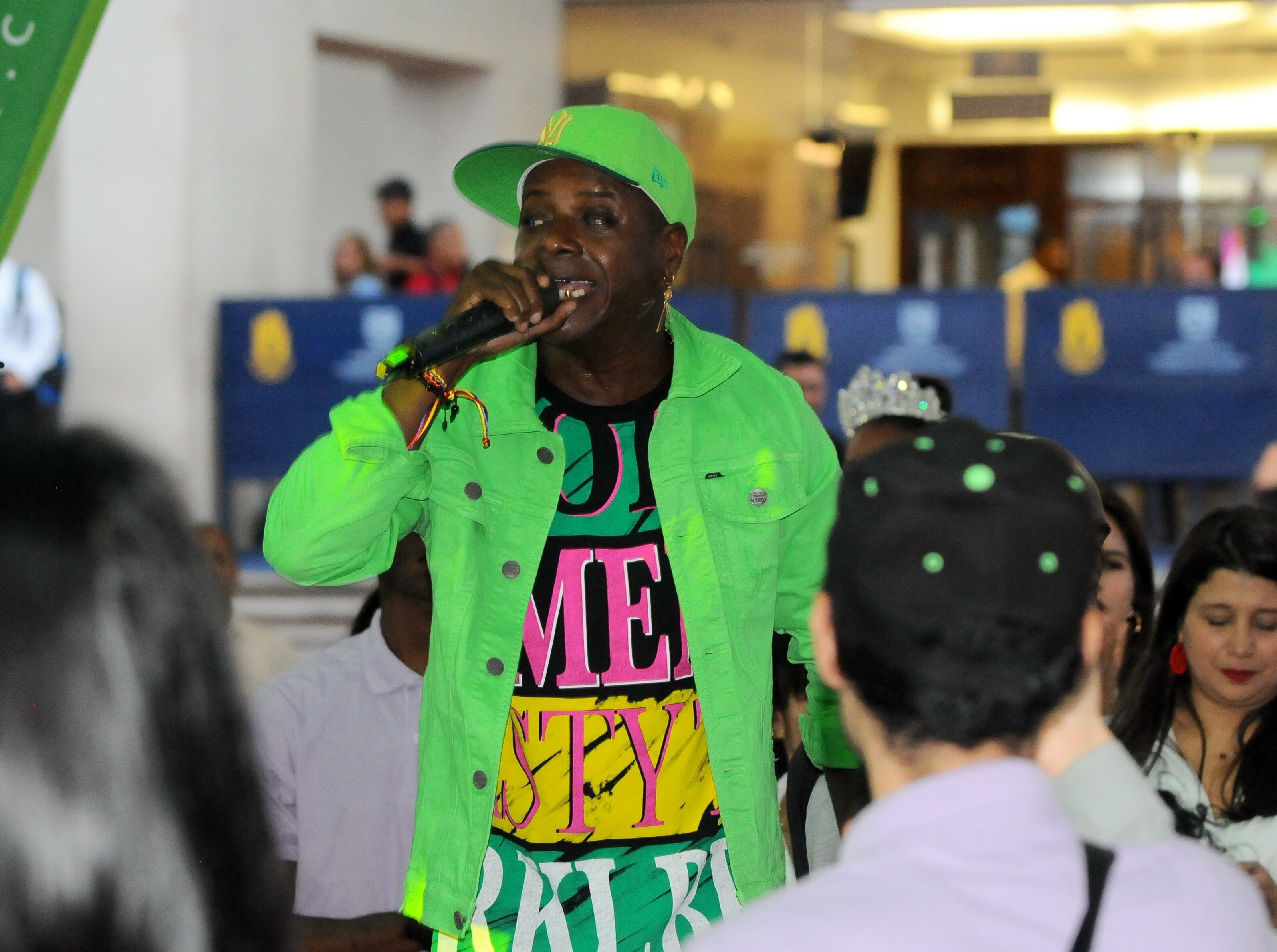 Santiago de Cali conmemora sus 487 años y estudiantes caleños participaron de actividades realizadas en la celebración en la plazoleta del CAM con el artista Tirso Duarte.   Foto: José L Guzmán/El País/Julio 25-23.