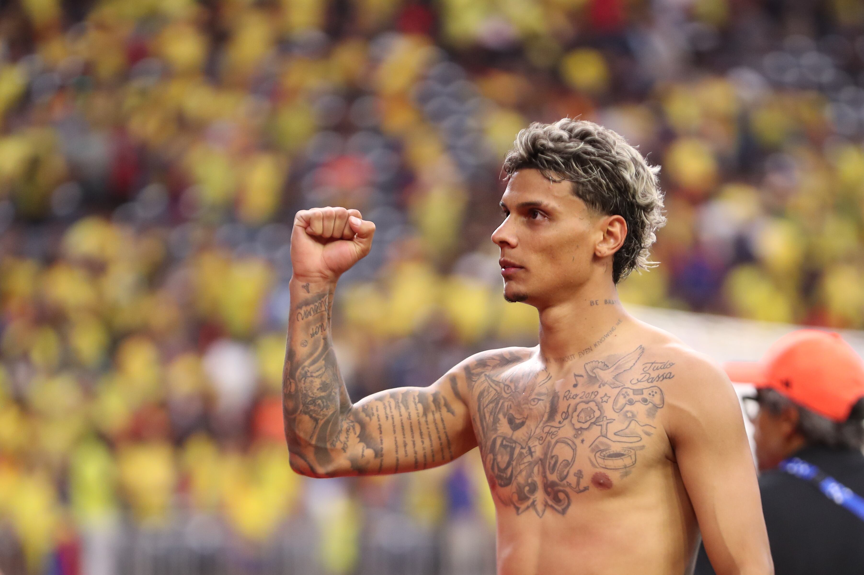 HOUSTON, TEXAS - JUNE 24: Richard Rios of Colombia salutes the fans during the CONMEBOL Copa America 2024 Group D match between Colombia and Paraguay at NRG Stadium on June 24, 2024 in Houston, Texas. (Photo by Omar Vega/Getty Images)