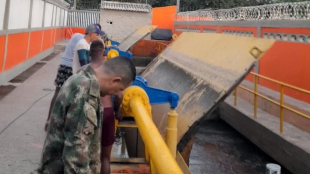 Las compuertas del municipio de Manatí Atlántico fueron abiertas para evacuar agua de inundaciones.