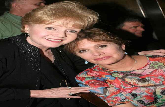 Debbie Reynolds y Carrie Fisher. Foto: AP.
