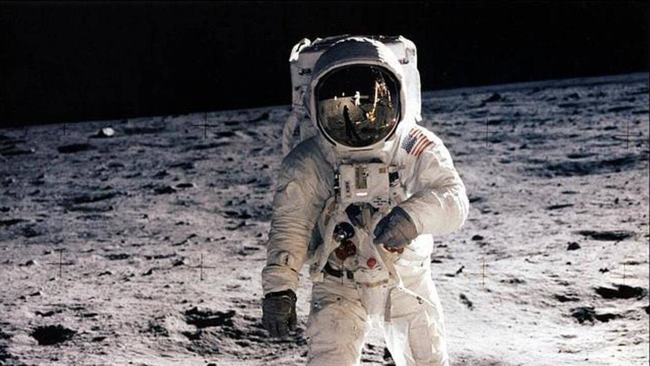Neil Armstrong y Buzz Aldrin, los dos primeros hombres en pisar la luna