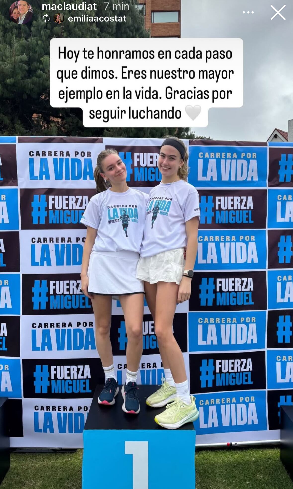 La familia del precandidato presidencial participó en 'la carrera por la vida'.