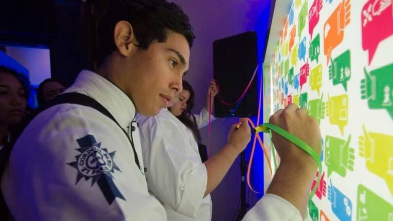 El año pasado 3 de los 50 proyectos fueron los ganadores y recibieron 80
millones cada uno para fortalecer sus proyectos.