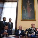 El canciller Álvaro Leyva radico en el Senado el proyecto de ley.