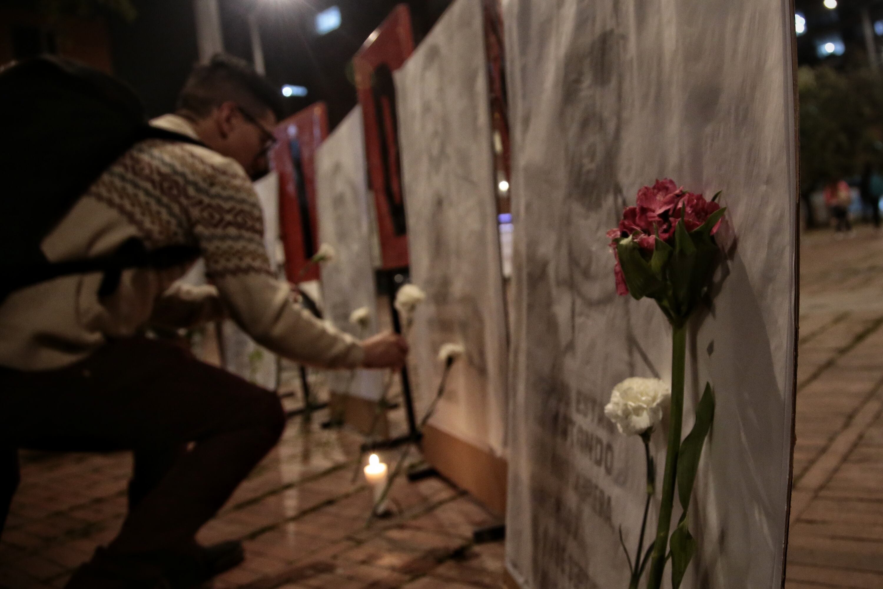 En el Parque de los Hippies en Bogotá, se realizó una vigilia en nombre de los líderes sociales asesinados en el transcurso del año.