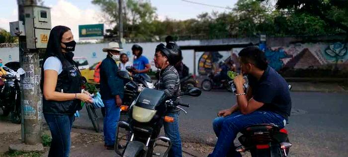La Secretaría de Salud afirmó que con el objetivo de mitigar el aumento de casos de contagio por cornavirus y la derivación de pacientes hacia las unidades de cuidados intensivos,  se están llevando una serie de jornadas de sensibilización en los barrios de la capital