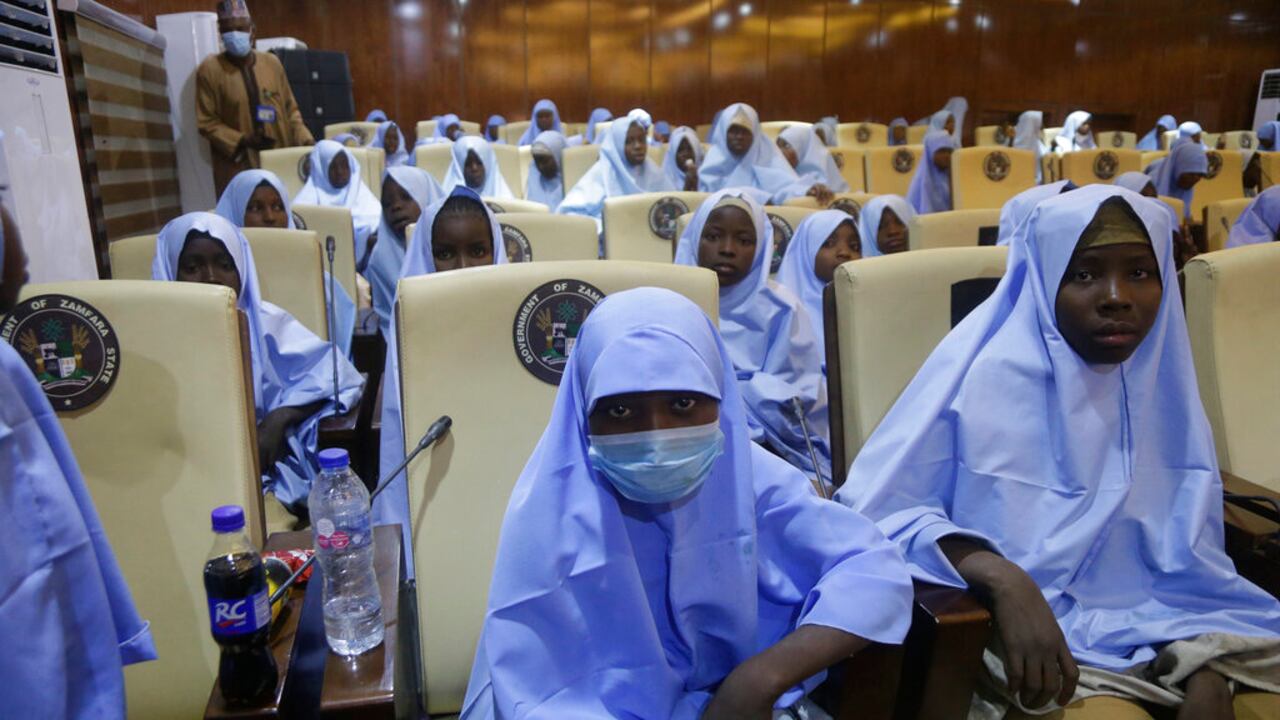 Liberan a 279 jóvenes secuestradas en Nigeria la semana pasada