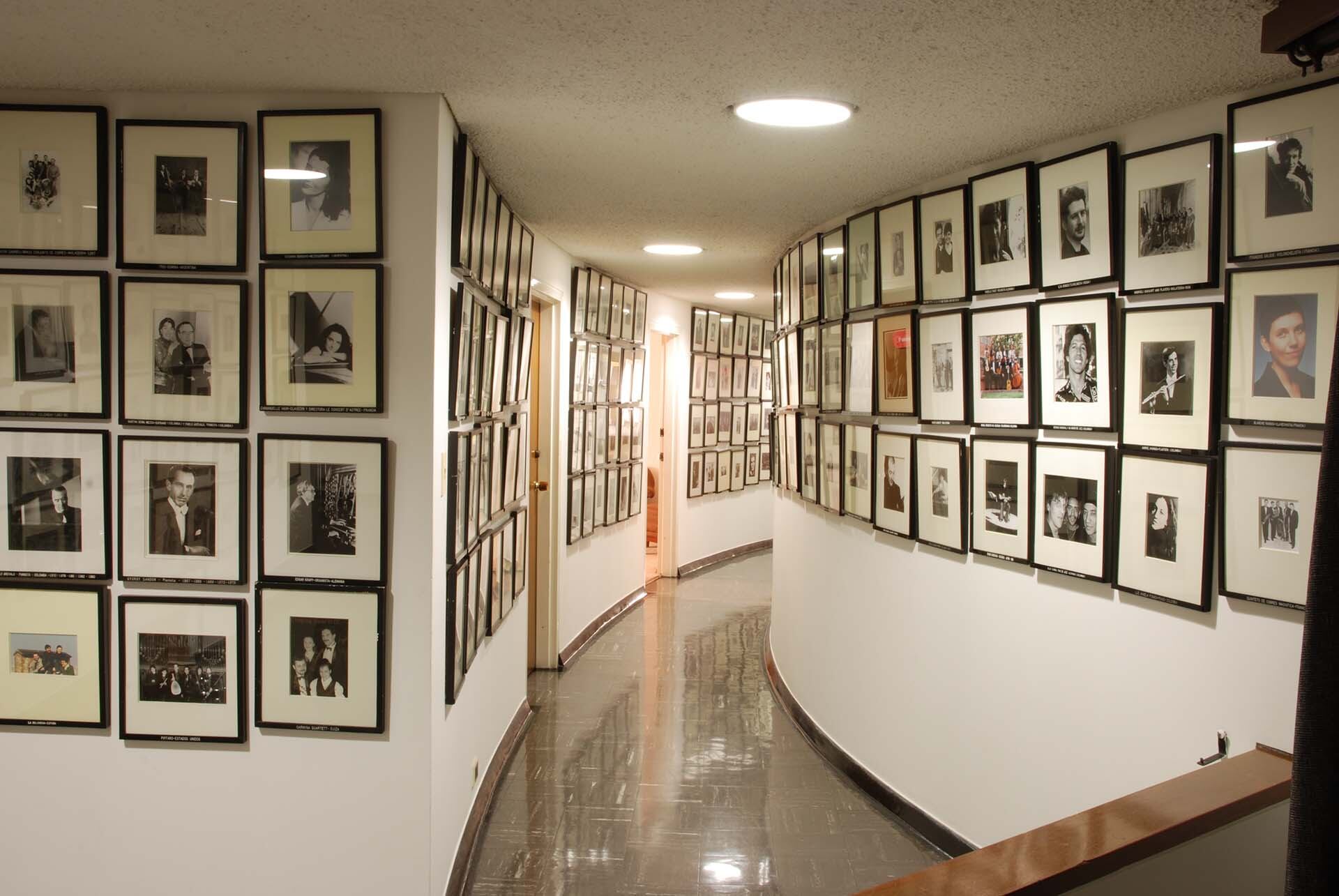 Jóvenes intérpretes, sala de conciertos de la Biblioteca Luis Ángel Arango