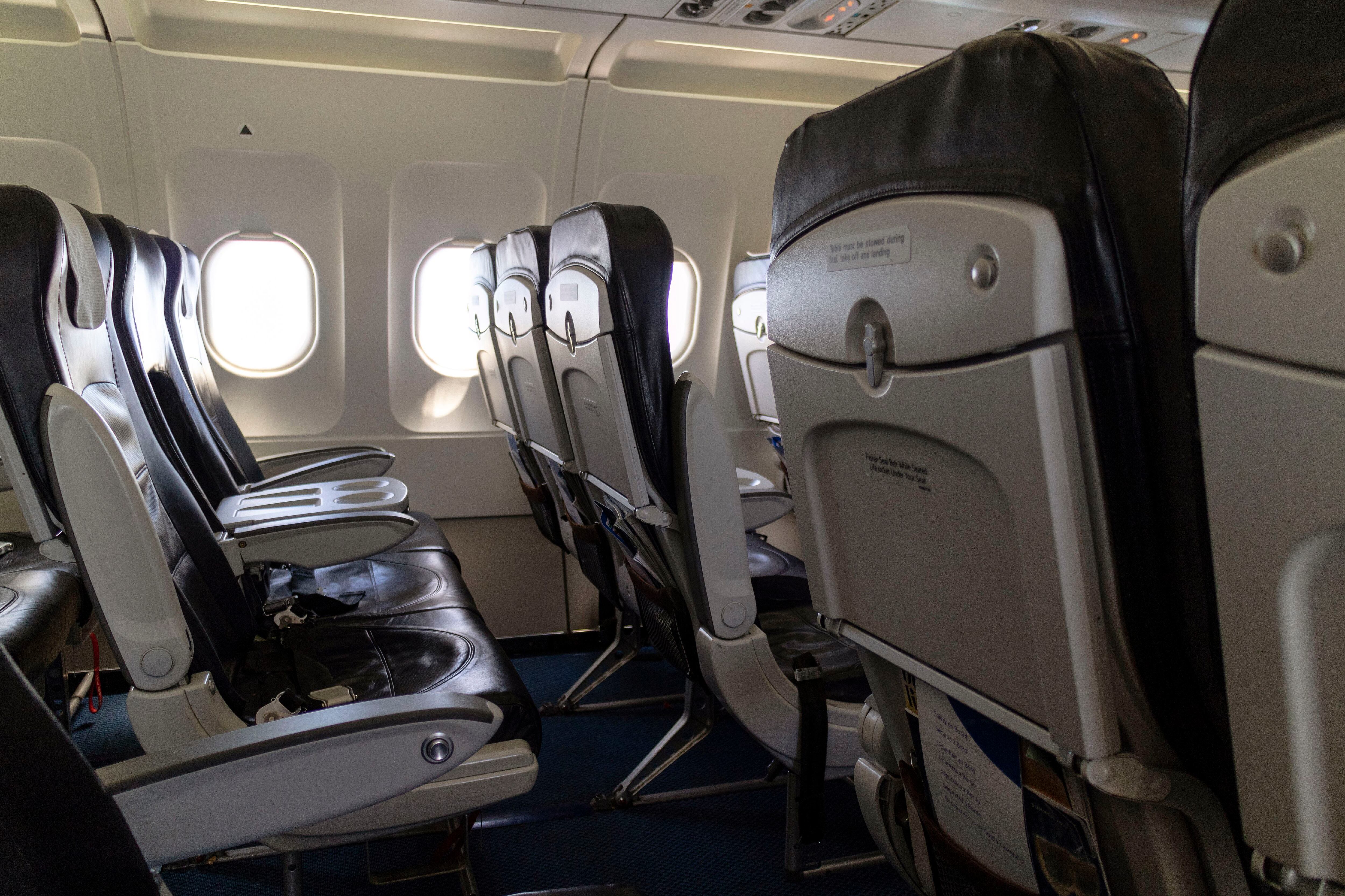 Las sillas en primera clase pueden ser más incómodas y con menos beneficios que en clase ejecutiva