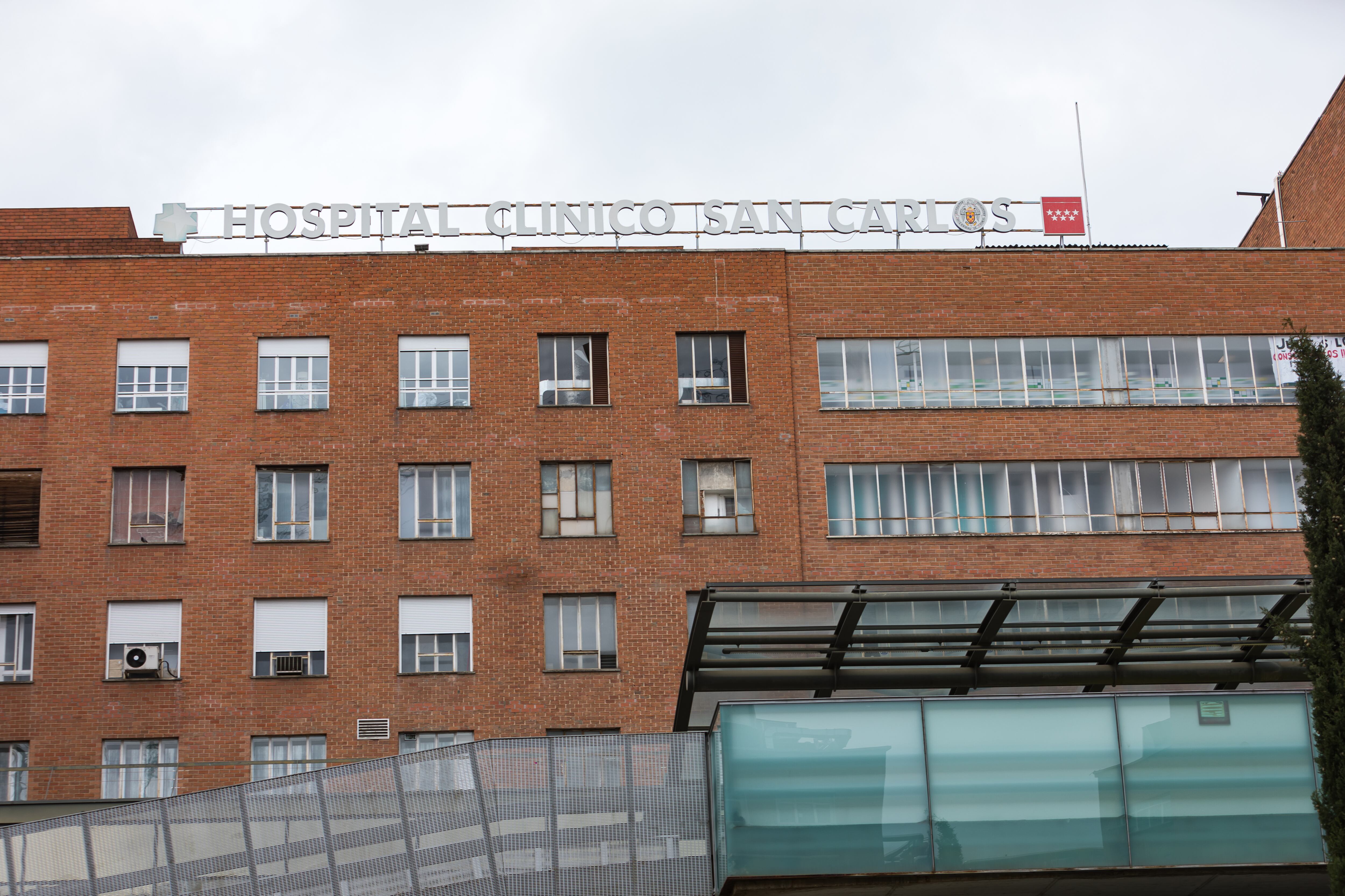 Las personas fueron evacuadas rápidamente a zonas que no estaban bajo amenaza de las llamas