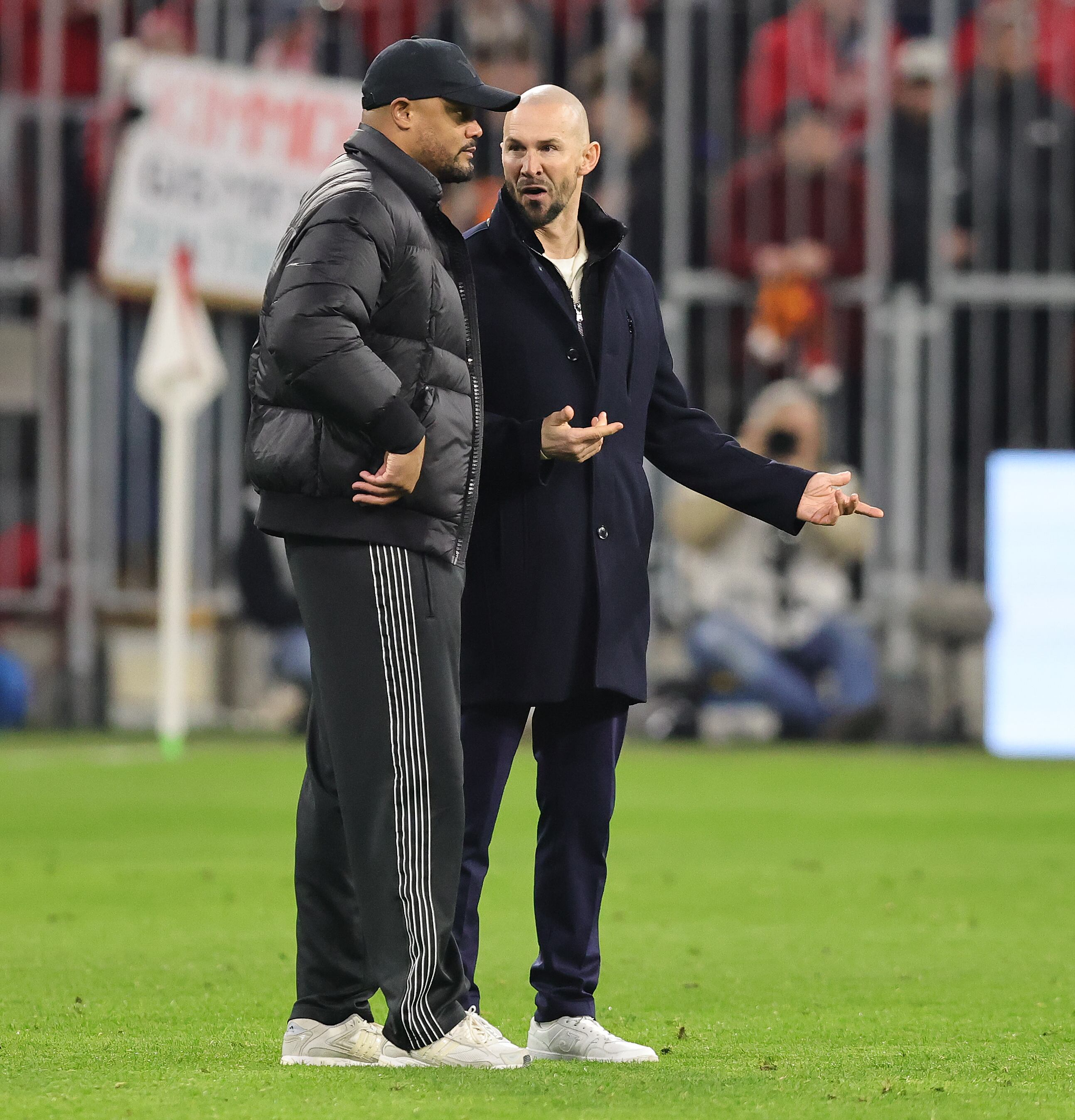 Christian Ilzer y Vincent Kompany hablan tras el partido.