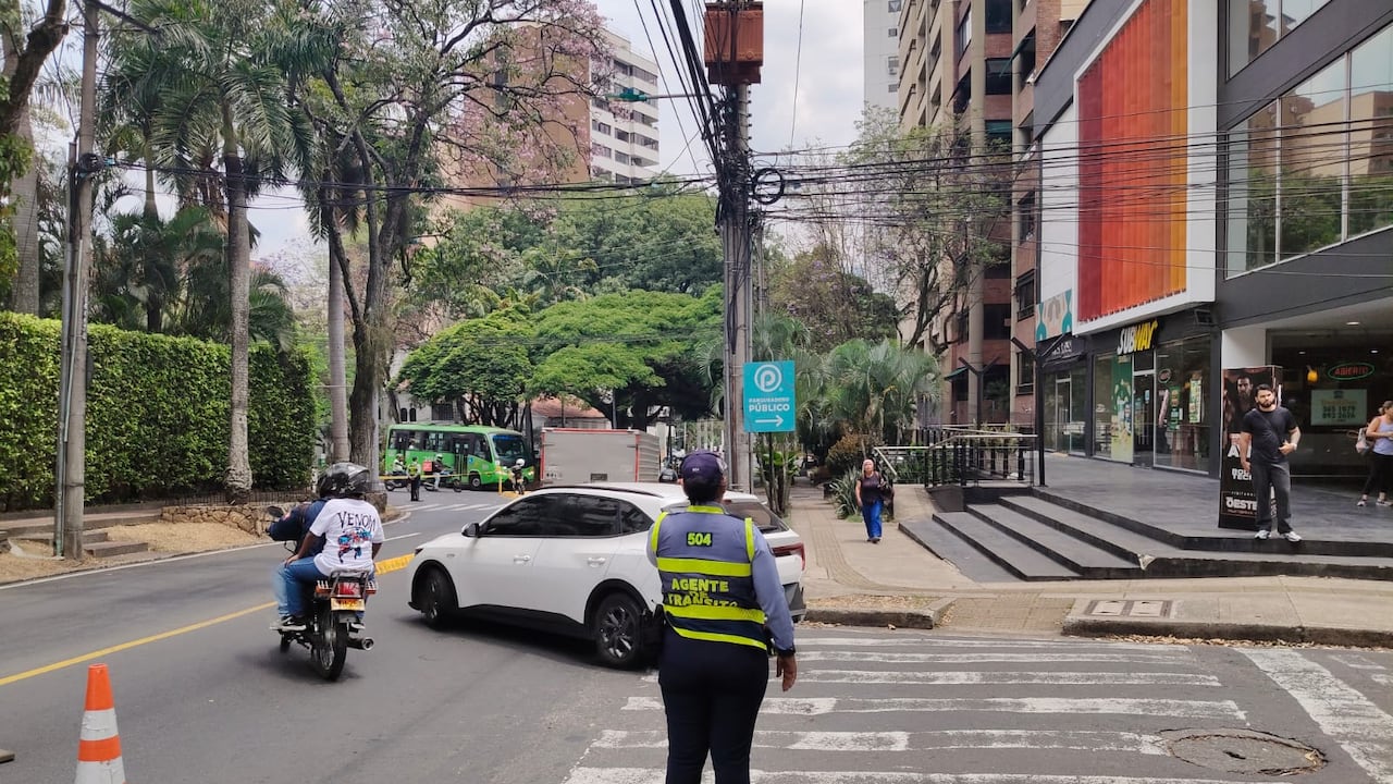 Las autoridades reiteraron que se mantienen cierres en distintos puntos de la ciudad.