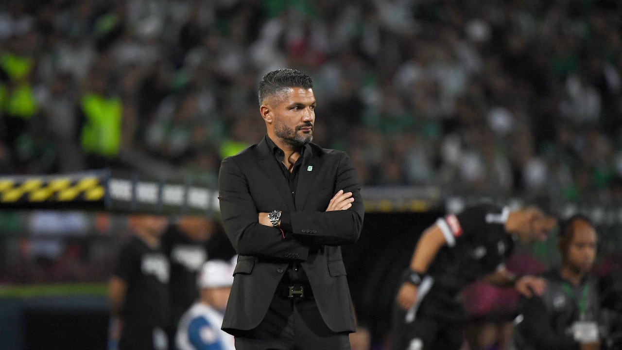 Atletico Nacional's Argentine head coach Javier Gandolfi gestures before the Copa Libertadores group stage first round football match between Colombia's Atletico Nacional and Uruguay's Nacional at the Atanasio Girardot stadium in Medellin, Antioquia department, Colombia, on April 2, 2025. (Photo by Jaime SALDARRIAGA / AFP)