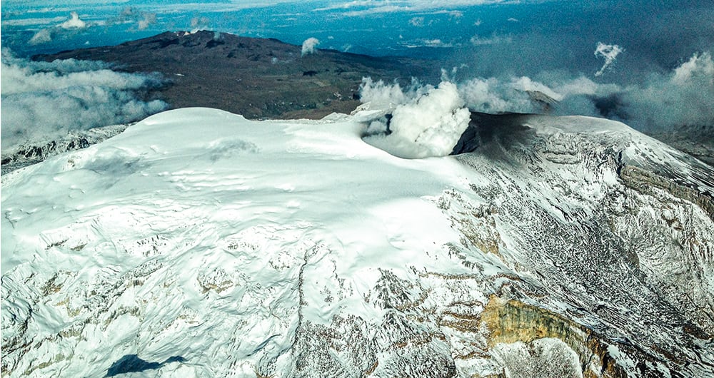 Los expertos del Servicio Geológico Colombiano siguen insistiendo en que los sismos se están acercando al cráter del volcán, lo que no es una buena señal. 