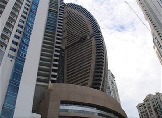 El Trump Ocean Club International Hotel & Tower tiene una altura de 284 metros.