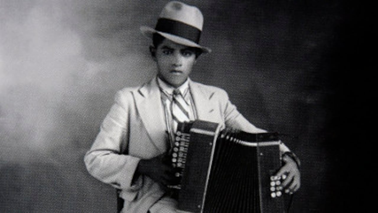 Acordeonista, 1930. Fotografía de Benjamín de la Calle