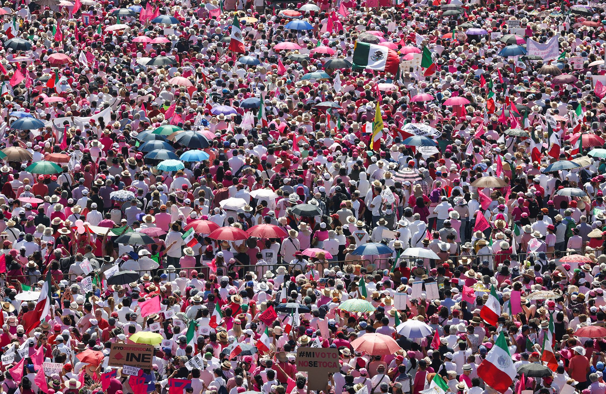 En imágenes : Miles de personas protestan en el Zócalo de la Ciudad de México