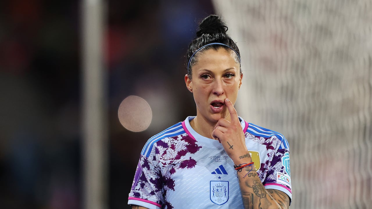 ZURICH, SWITZERLAND - OCTOBER 31: Jennifer Hermoso of Spain looks on after being substituted during the UEFA Women's Nations League match between Switzerland and Spain at Stadion Letzigrund on October 31, 2023 in Zurich, Switzerland. (Photo by Arnd Wiegmann/Getty Images)