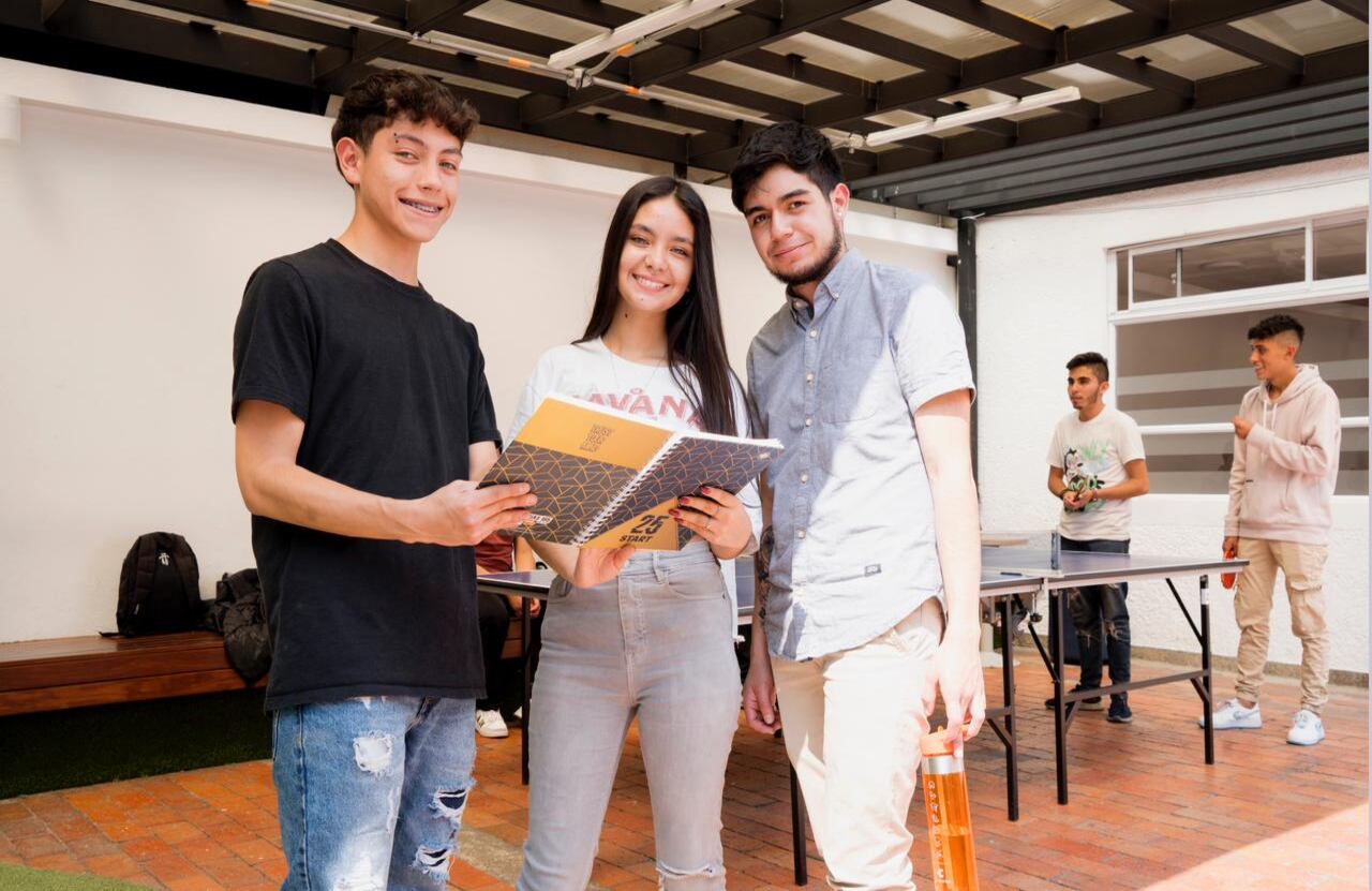 El nuevo modelo educativo universidad-empresa que ha implementado este año la Fundación Universitaria Compensar, está añadiendo peso al valor empresariado de la región, tras poner en funcionamiento los ejercicios tecnológicos y profesionales, que han dado al 85% de sus egresados un empleo fijo.