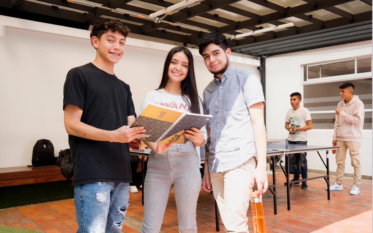 El nuevo modelo educativo universidad-empresa que ha implementado este año la Fundación Universitaria Compensar, está añadiendo peso al valor empresariado de la región, tras poner en funcionamiento los ejercicios tecnológicos y profesionales, que han dado al 85% de sus egresados un empleo fijo.