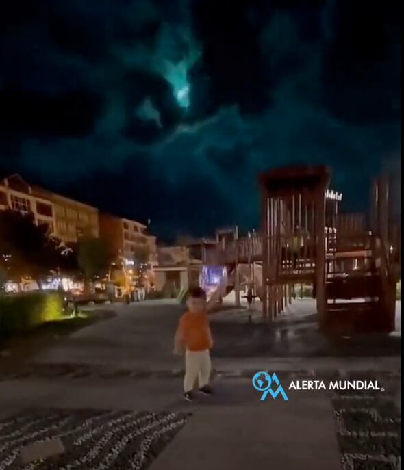 El meteorito impactó en la provincia de Sanliurfa sobre las 8:20 p. m. hora local.