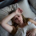 Aprenda acerca de las razones detrás de la sudoración nocturna