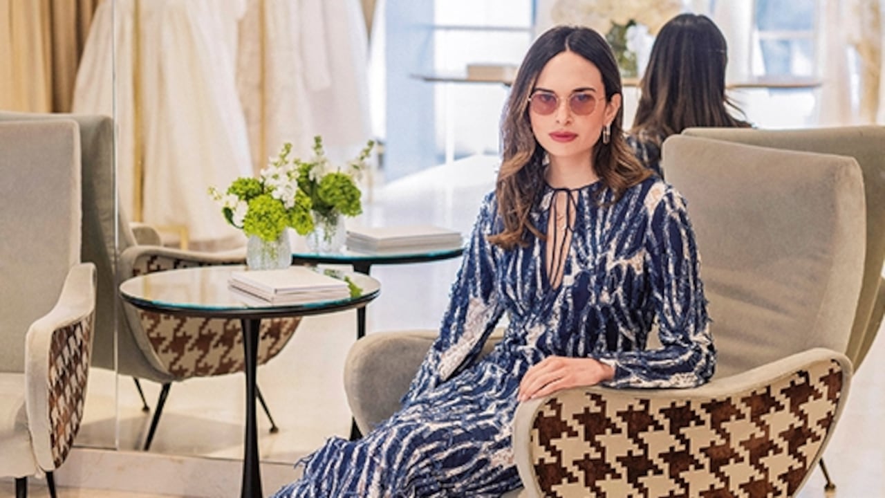 Sofía Espinosa Tcherassi estudió en Parsons School of Design en Nueva York. Ha trabajado en Óscar de la Renta, W Magazine, The Row y Gabriela Hearst.