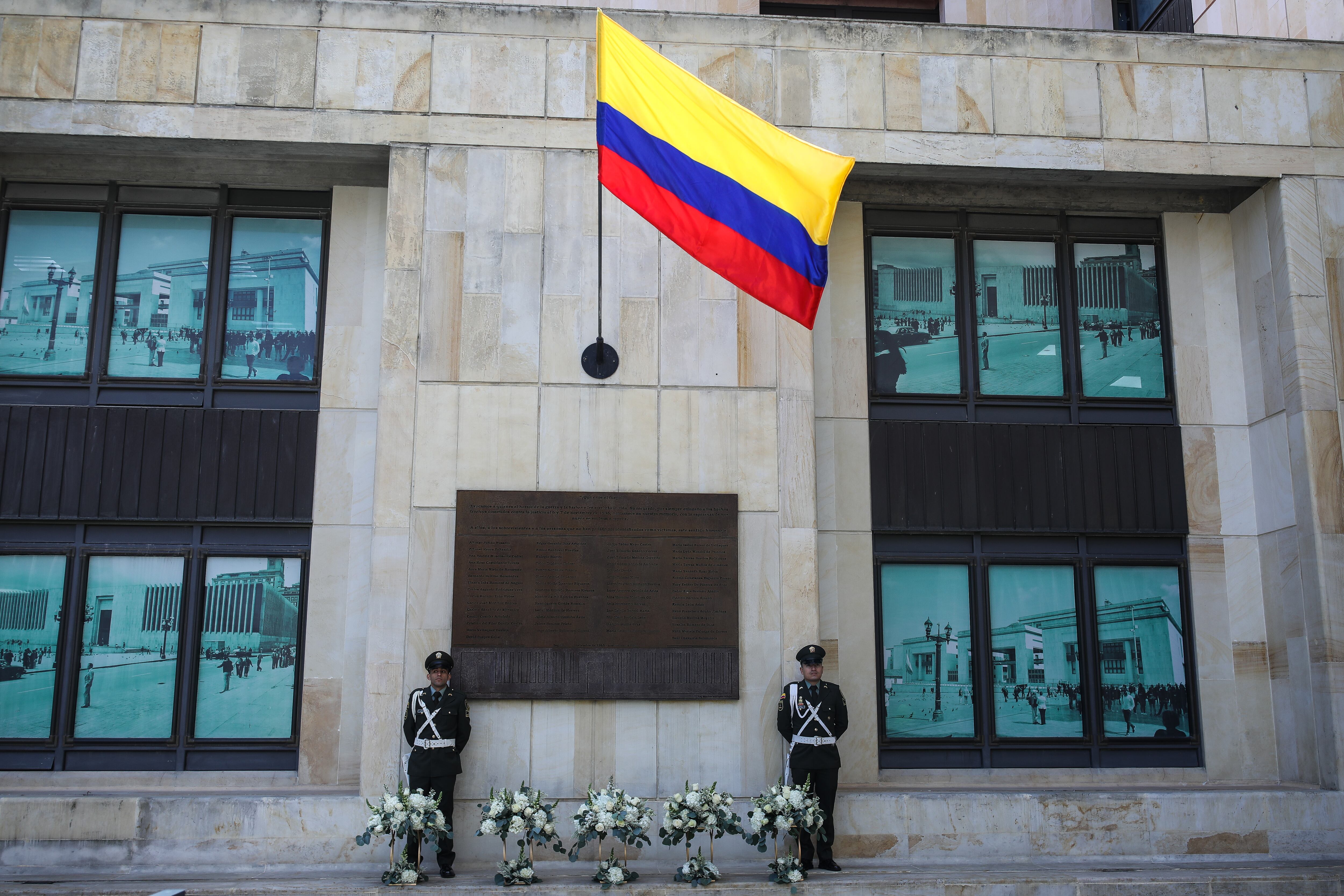 Actos conmemorativos del 40 aniversario del holocausto del Palacio de Justicia
Noviembre 7 de 2025